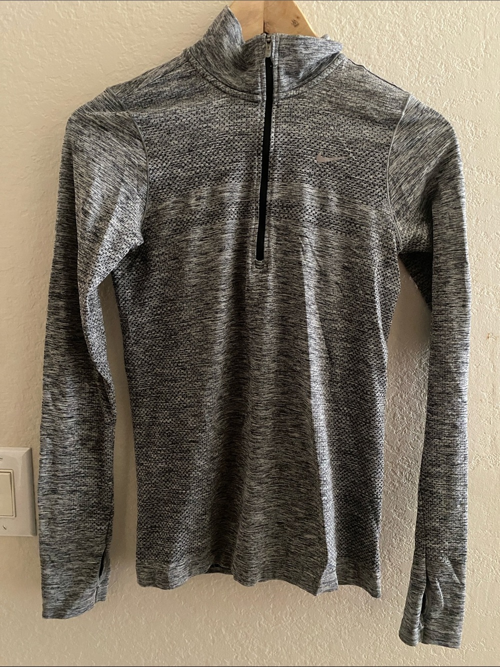 Nike women’s Heather Grey Quarter-Zip Training Top